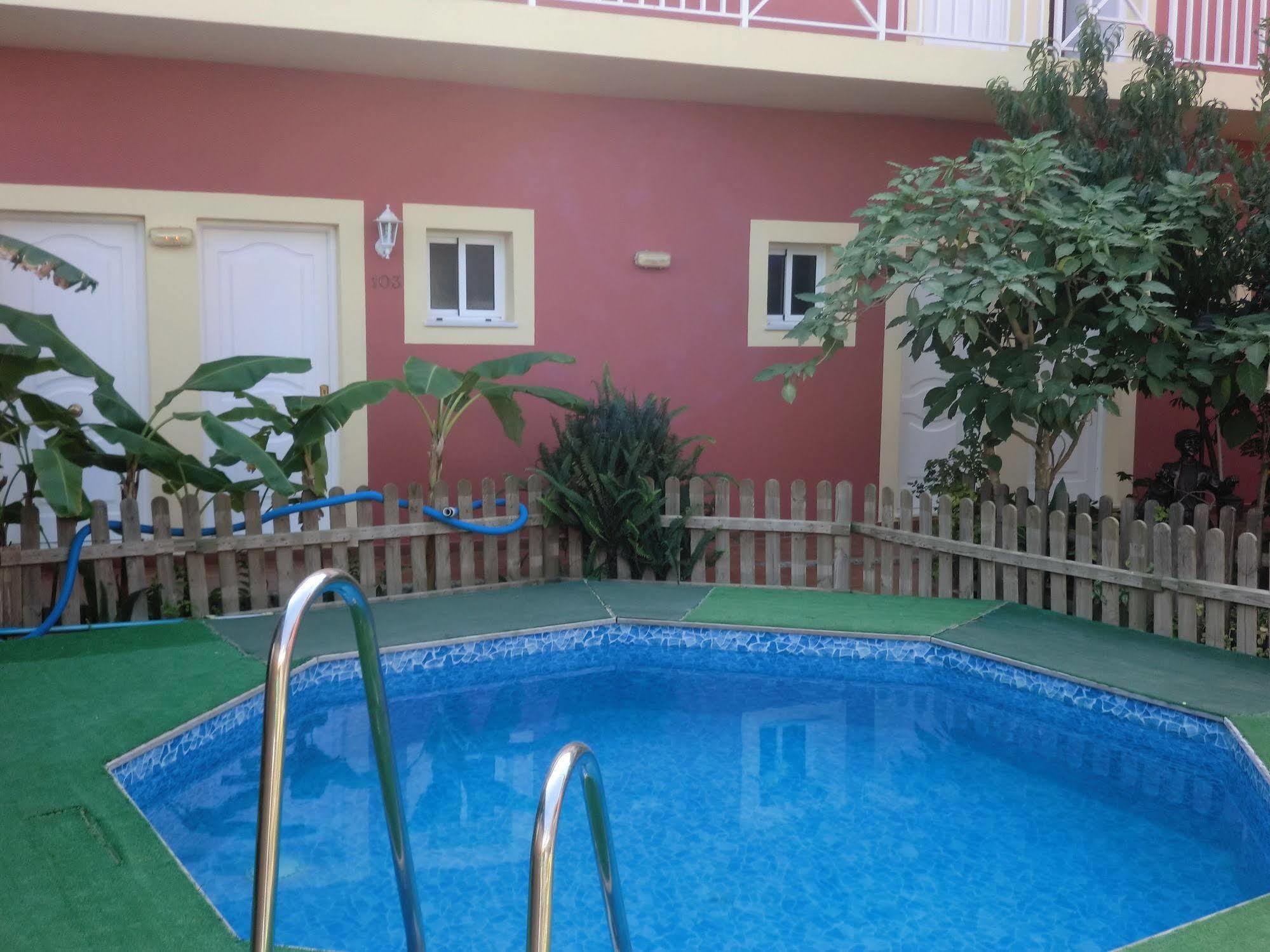Hostal Alhaja Playa El Puerto de Santa Maria Exterior photo
